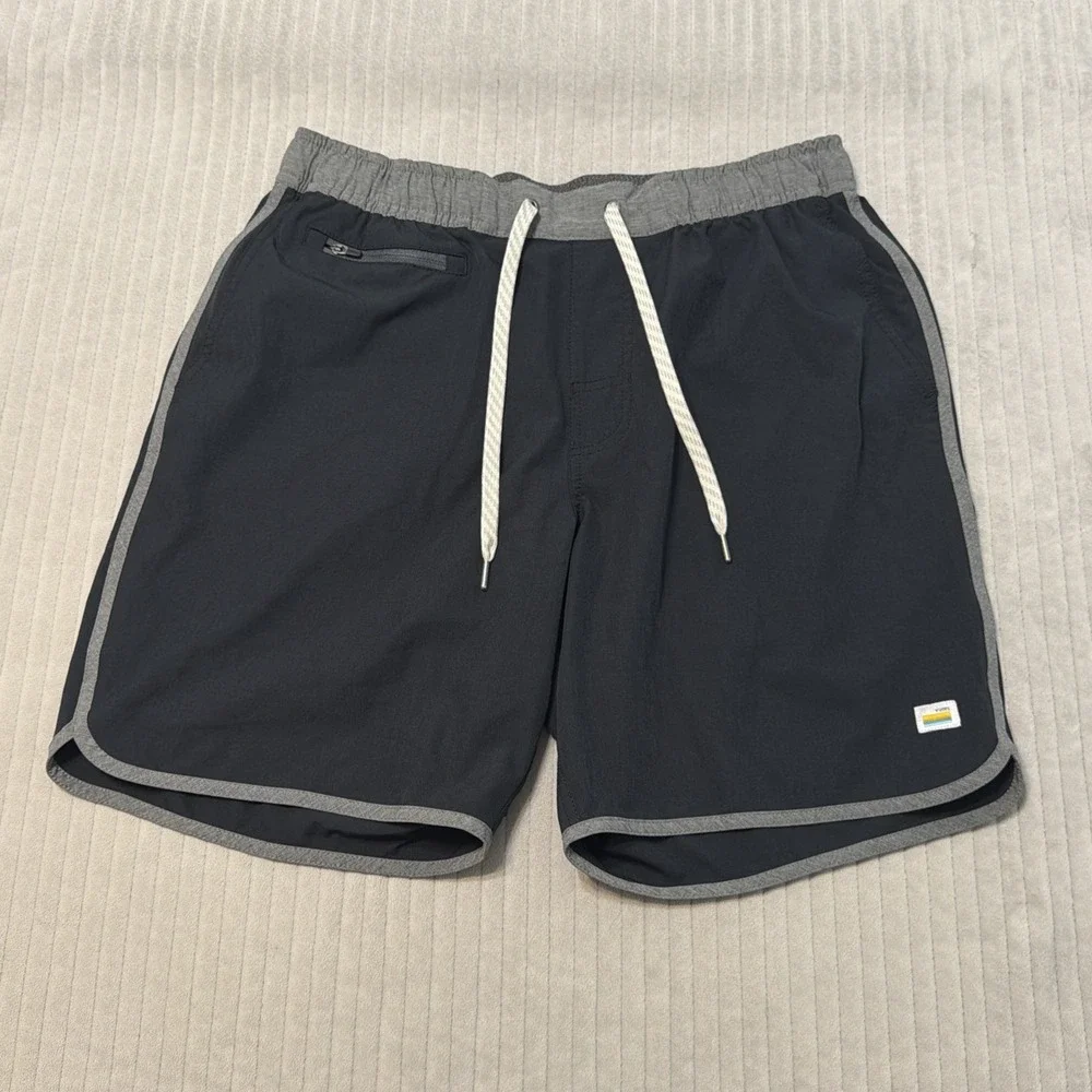 Vuori Men's Athletic Drawstring Short Zipper Pocket Stretch Black/Gray Unlined M